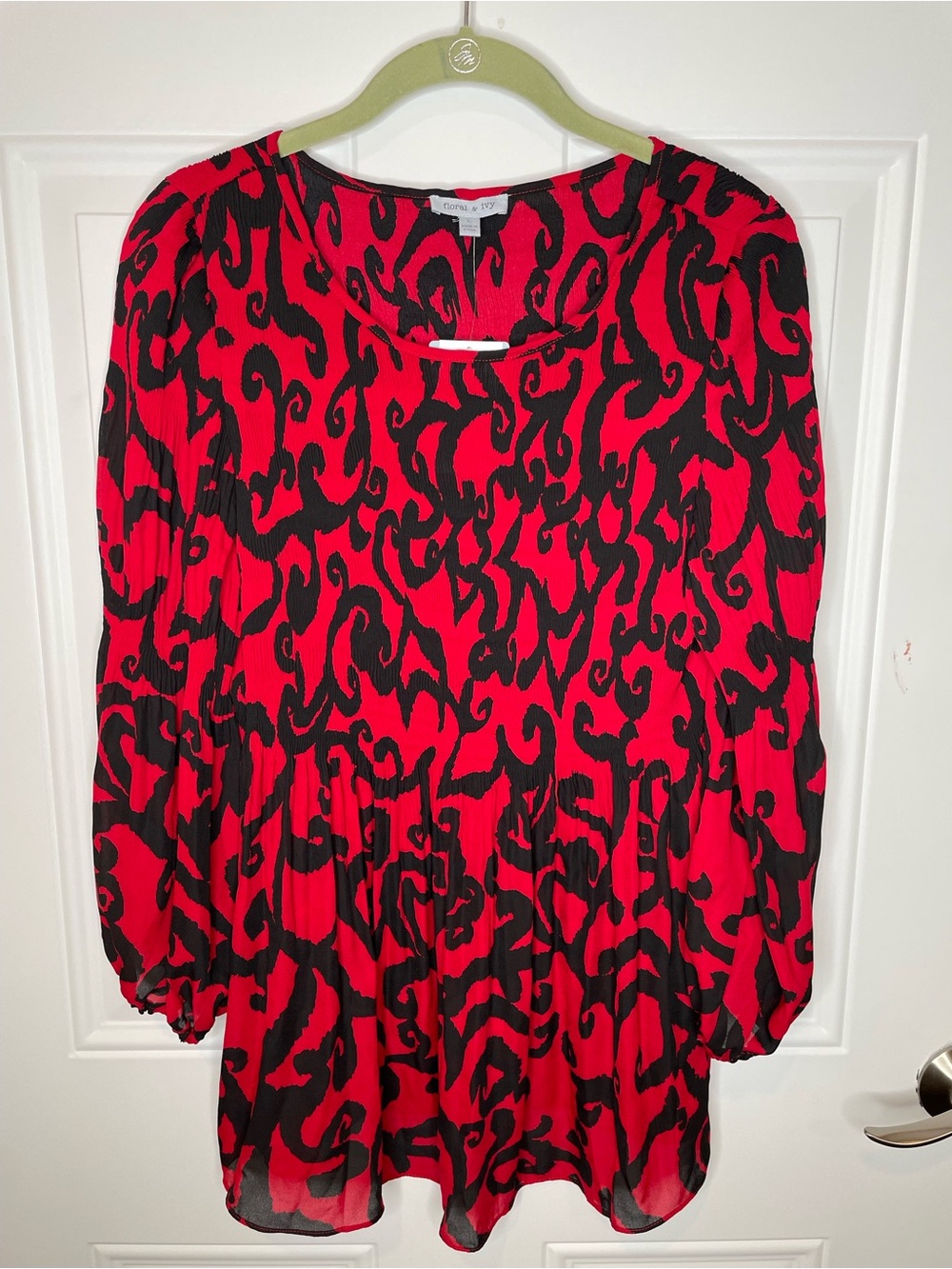NWT $58 Florsl & Ivy Red & Black Printed  Blouse Size Large